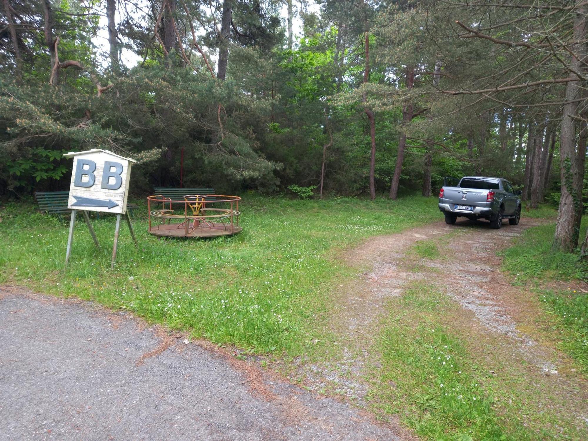 B&B Le Camelie Del Bosco Baiardo Exterior photo