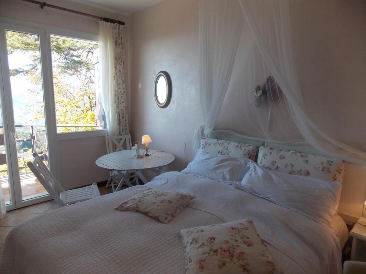 B&B Le Camelie Del Bosco Baiardo Exterior photo